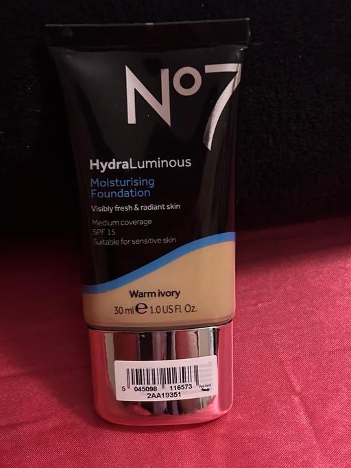 Buy & Sell Northville South Gloucestershire - Photos for No7 HydraLuminous Moisturising Foundation
