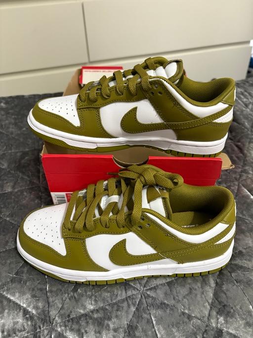 Buy & Sell Croydon Croydon - Photos for Nike Dunks ‘White/ Pacific Moss’