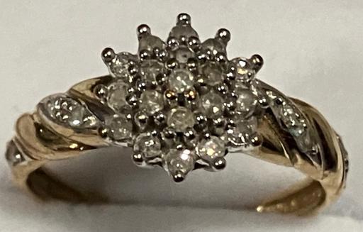 Buy & Sell Yeovil Somerset - Photos for 9ct gold diamond cluster ring hallmarked 375