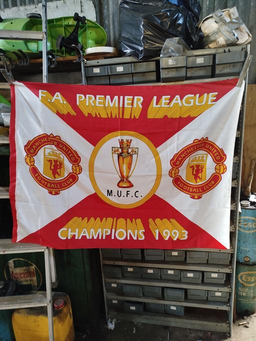 Buy & Sell Hockley Tamworth - Photos for Original Rare Manchester Utd 1993 Flag