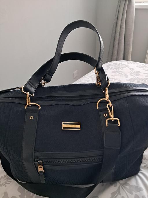 Buy & Sell Kingswood Retail Park Hull - Photos for BRAND NEW RIVERISLAND HOLDALL