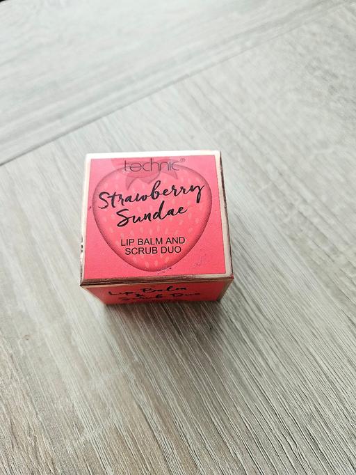 Buy & Sell Newton Doncaster - Photos for Lip balm and scrub duo..NEW and sealed