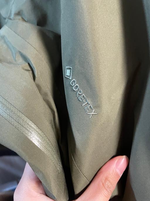 Buy & Sell Blackhorse Road East London - Photos for Arc’teryx beta LT khaki