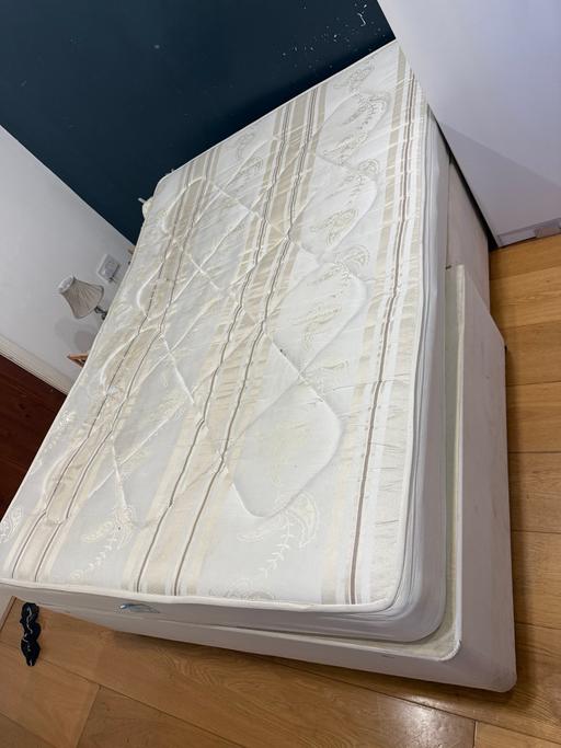 Buy & Sell West Hampstead Camden - Photos for Double bed in good condition