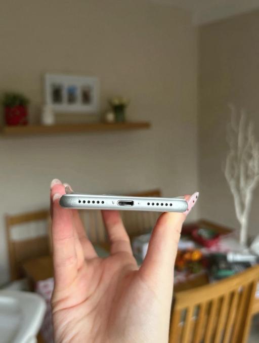 Buy & Sell Oldbury Sandwell - Photos for iPhone 7 silver 64GB unlocked