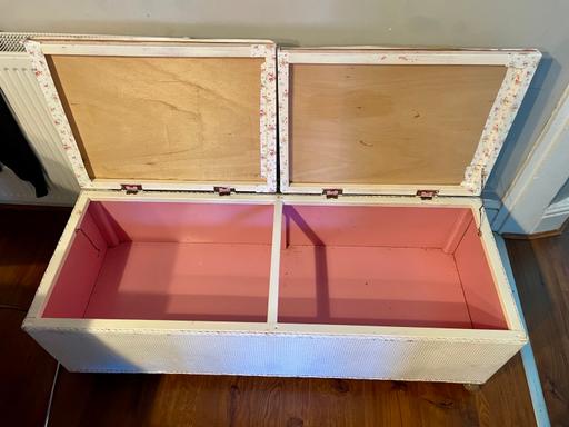 Buy & Sell Sandfield Park Liverpool - Photos for Large Lloyd Loom Ottoman on Wheels