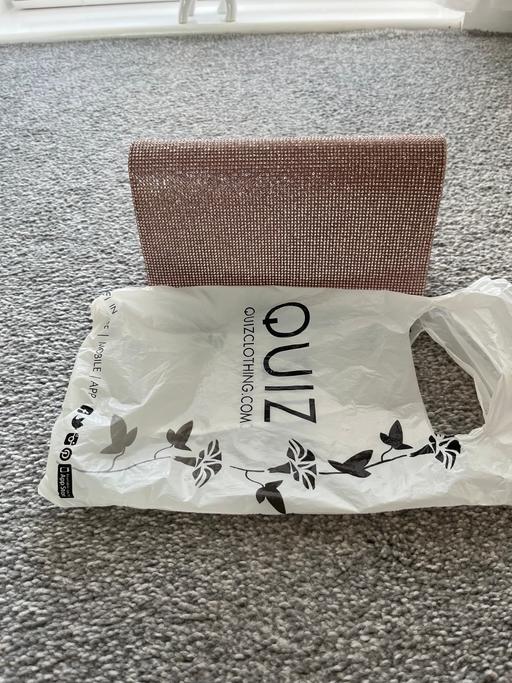 Buy & Sell Kirkby Knowsley - Photos for Pink Quiz purse bag