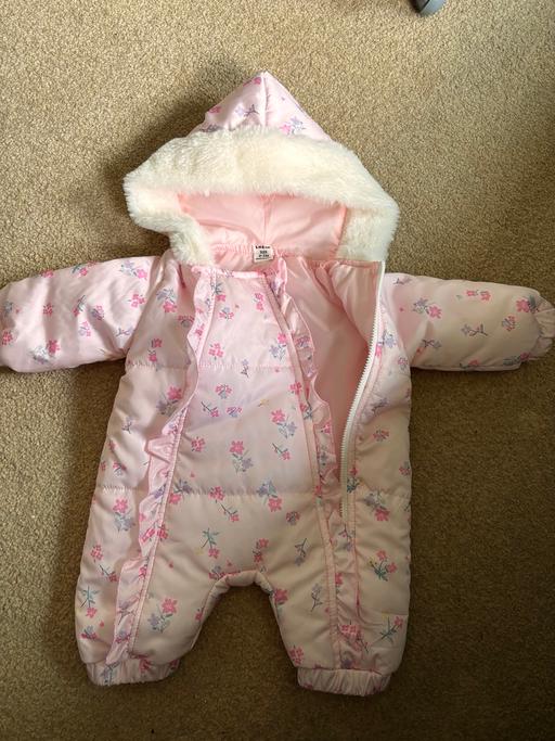 Buy & Sell Wallbrook Dudley - Photos for Baby flowery snowsuit