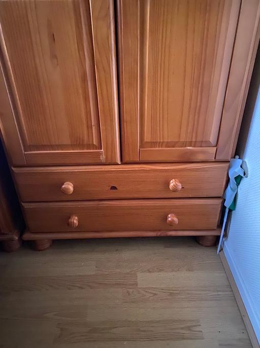 Buy & Sell Everton Liverpool - Photos for Wardrobe & chest of drawers