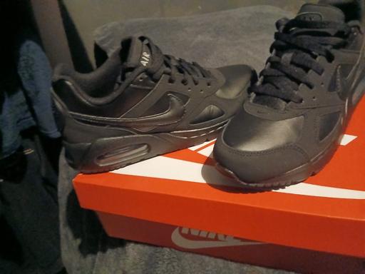 Buy & Sell Farnworth Bolton - Photos for air max triple blacks size 7mens