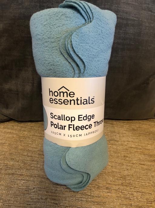 Buy & Sell Longley Sheffield - Photos for Throw/blanket