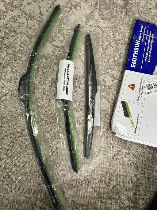 Vehicles Sheffield Sheffield - Photos for Windshield wiper blades for Toyota Prius