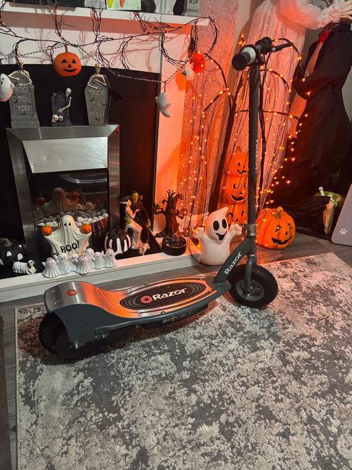 Buy & Sell Wednesfield Wolverhampton - Photos for RAZOR ELECTRIC SCOOTER NEW WITH TAGS 
