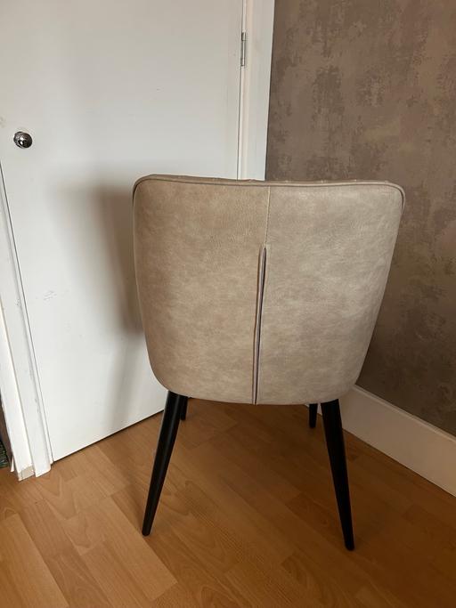 Buy & Sell Bethnal Green East London - Photos for X4 faux leather chairs