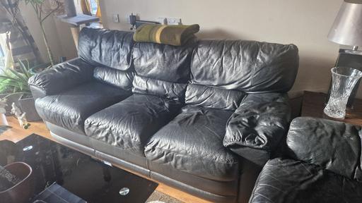 Buy & Sell Elephant and Castle South East London - Photos for FREE FREE 3-seat sofa