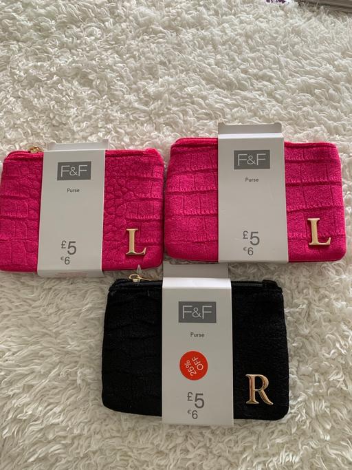 Buy & Sell Corngreaves Trading Estate Sandwell - Photos for Ladies purses buyer collect 1 pound each 