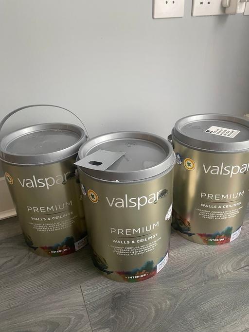 Buy & Sell Poplar East London - Photos for 3x Valspar Premium Paint - Toy Soldier