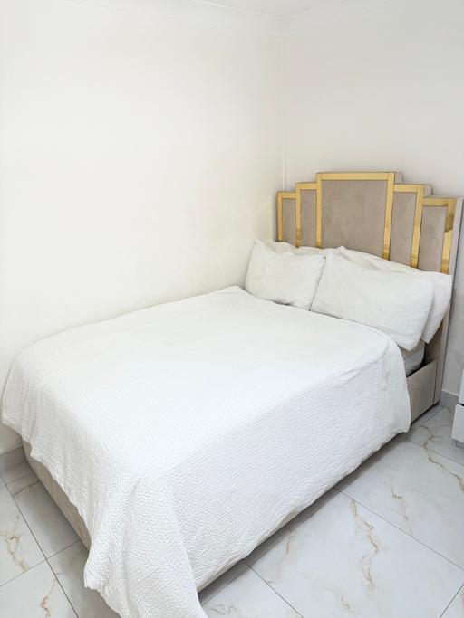 Buy & Sell St John`s Wood North West London - Photos for Small doube bed
