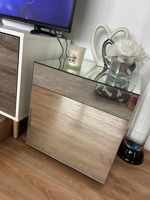Buy & Sell Newham East London - Photos for Mirrored side tables or for decoration