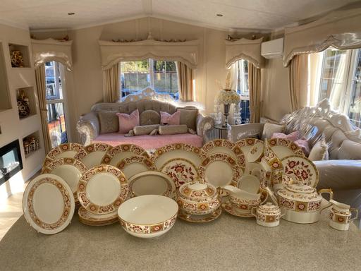 Buy & Sell Leyton East London - Photos for Royal crown derby red panel dinner and tea se