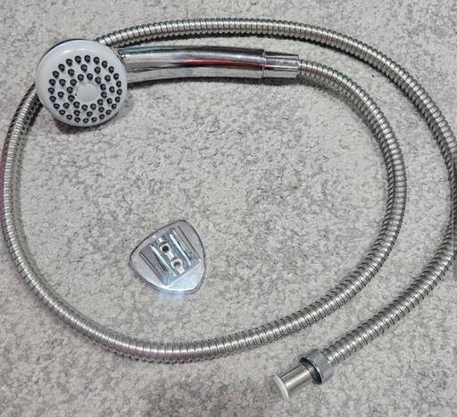 Buy & Sell Weston Point Halton - Photos for Shower head and cable
