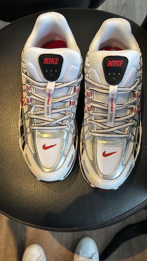 Buy & Sell Newbridge Wolverhampton - Photos for Nike p-6000 platinum varsity red