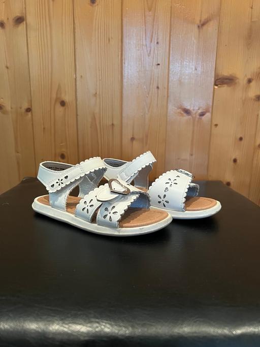 Buy & Sell Healey Rochdale - Photos for Girls white sandals, love heart buckle