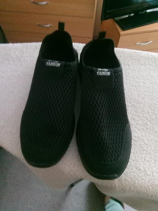Buy & Sell Yew Tree Estate Sandwell - Photos for Men's Slip on Shoe.