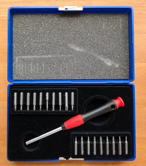 Buy & Sell Penge South East London - Photos for PRECISION SCREWDRIVER SET.