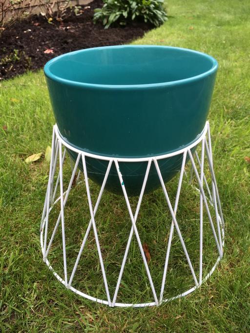 Buy & Sell Willenhall Walsall - Photos for Plant Pot on a stand