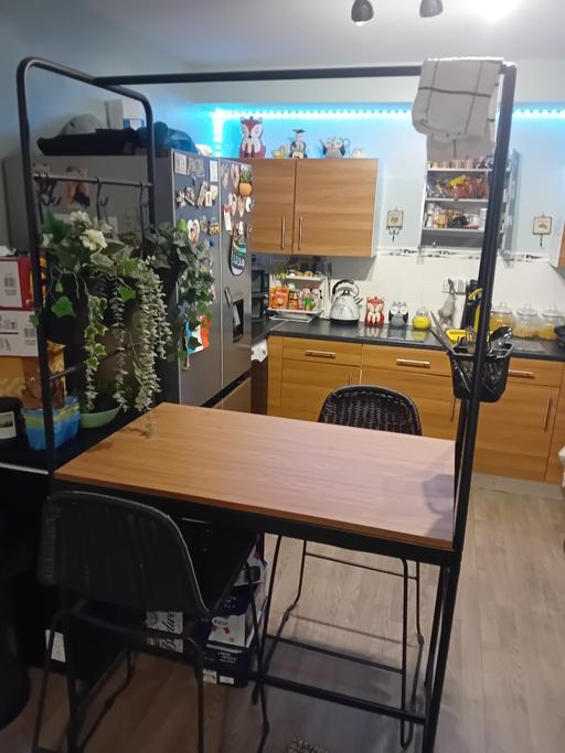 Buy & Sell Smethwick Sandwell - Photos for bar table and chairs