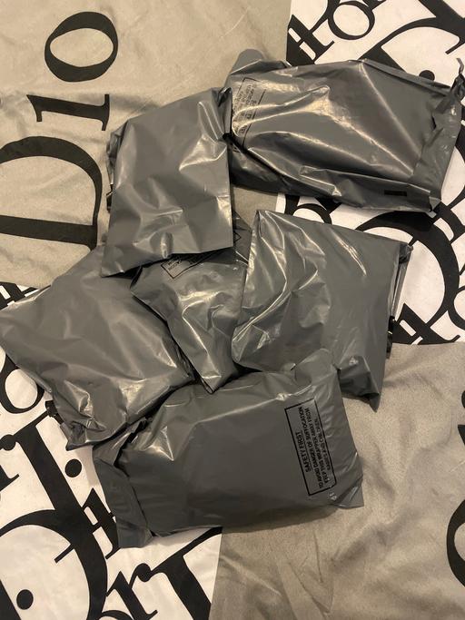 Buy & Sell Waverley Rotherham - Photos for 6 mystery bags