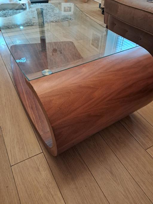 Buy & Sell Sefton Park Liverpool - Photos for curve table with thick glass top
