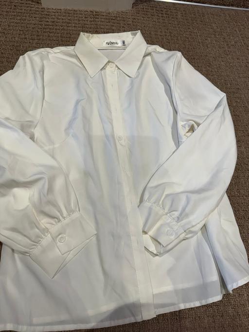 Buy & Sell New Eltham South East London - Photos for Ladies silky white blouse M/L