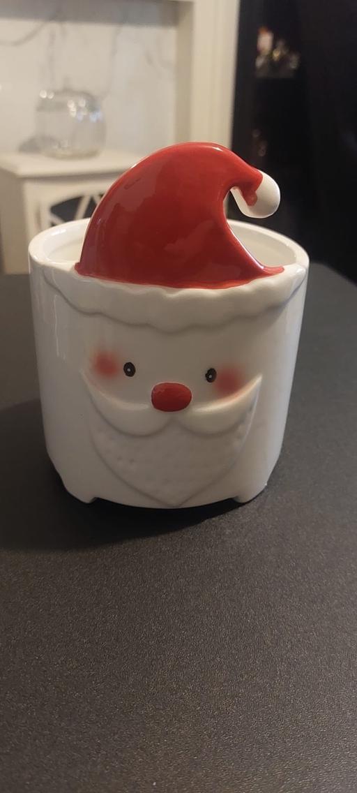 Buy & Sell Becontree Heath East London - Photos for Santa plant pot
