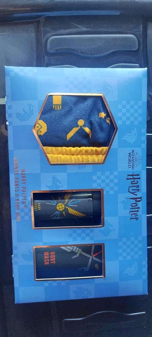 Buy & Sell Becontree Heath East London - Photos for Harry Potter lounge pants & body duo