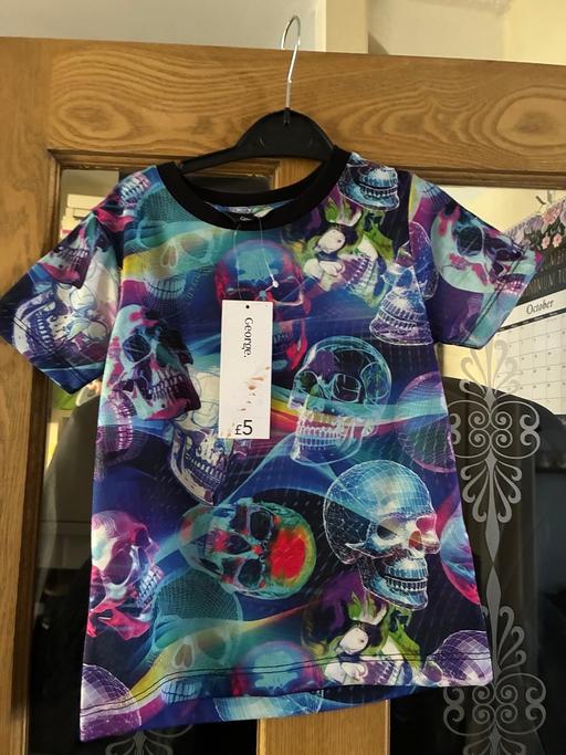 Buy & Sell Becontree Heath East London - Photos for Boys t-shirt age 3-4 yrs