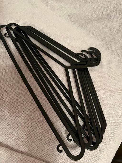 Buy & Sell Hetton-Le-Hole Sunderland - Photos for 6 Plastic Hangers ( New )