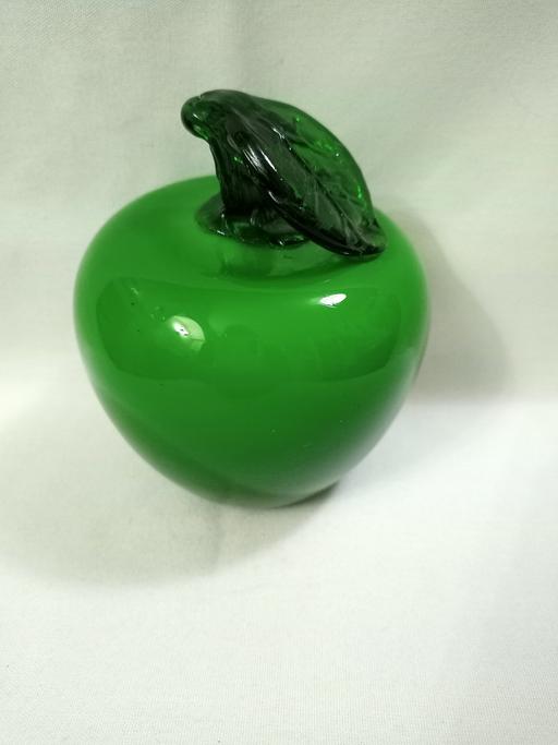 Buy & Sell Hall Green Birmingham - Photos for STUDIO ART GLASS APPLE ORNAMENT/PAPERWEIGHT.