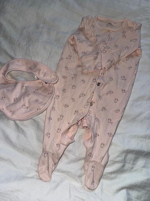 Buy & Sell Newhall Street Birmingham - Photos for Pink bib & sleepsuit