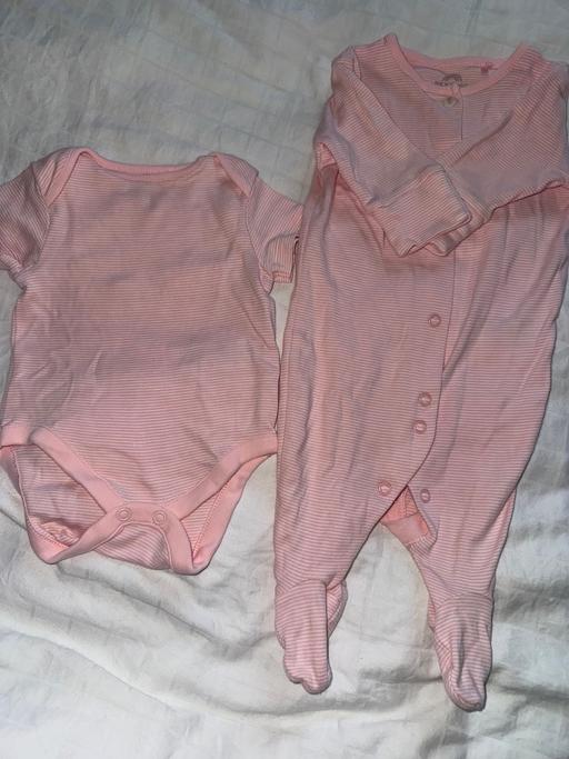 Buy & Sell Birmingham City Centre Birmingham - Photos for Pink vest & bodysuit