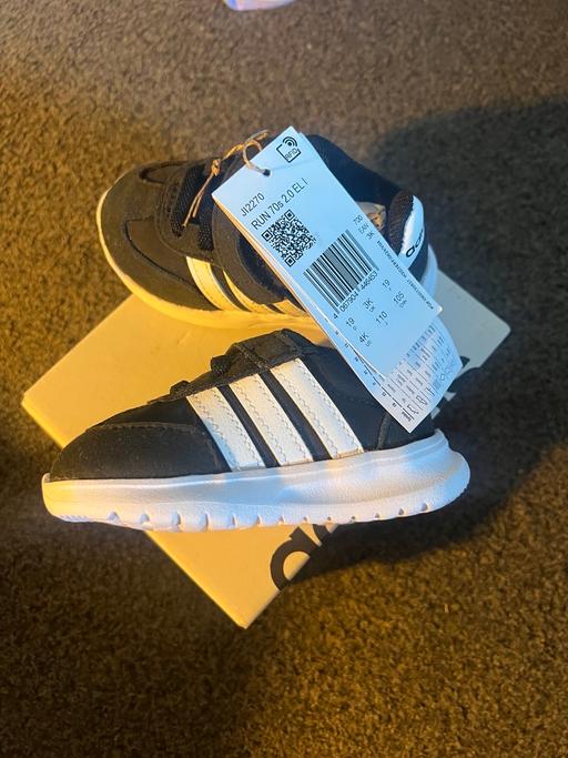 Buy & Sell Dunstable Central Bedfordshire - Photos for Baby boys adidas trainers size 3k