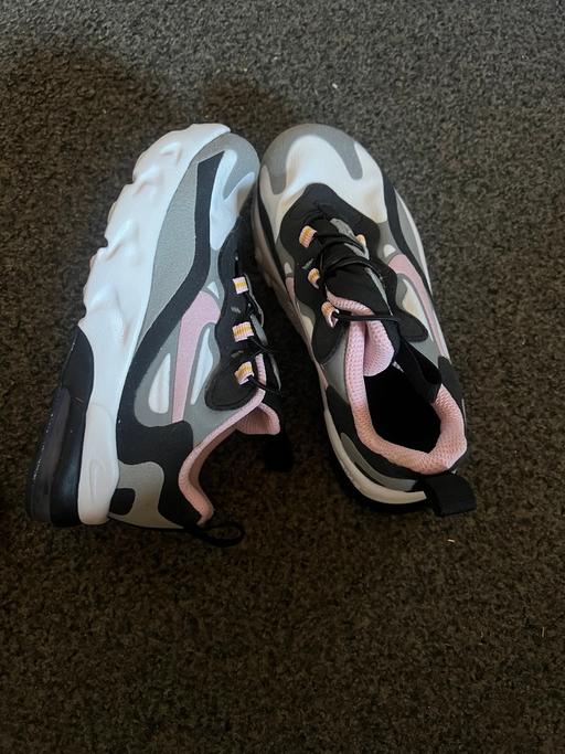 Buy & Sell Dunstable Central Bedfordshire - Photos for Nike reacts size 8.5 girls