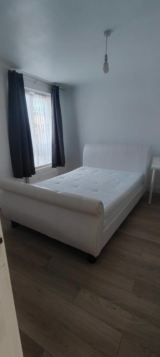 Buy & Sell Lower Clapton East London - Photos for double white sleigh bed