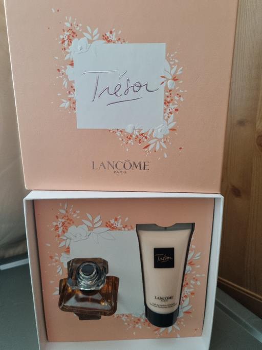 Buy & Sell Grangemouth Falkirk - Photos for perfume