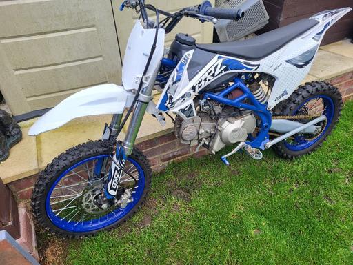 Vehicles Sunderland Enterprise Park Sunderland - Photos for 140 pit bike