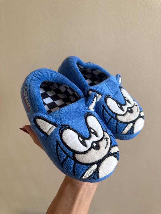Buy & Sell Queen`s Park North West London - Photos for Brand new Sonic slipper sonic shoes