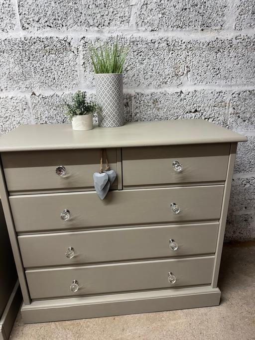 Buy & Sell Hoobrook Wyre Forest - Photos for Pine chest of drawers