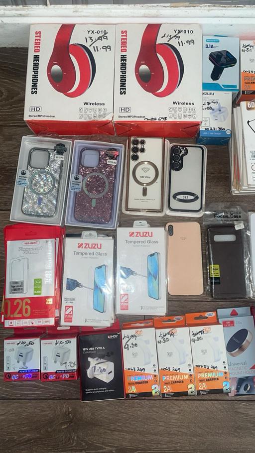 Buy & Sell Daisy Hill Bradford - Photos for Bulk Phone Accessories new with tags