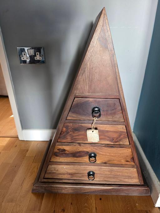 Buy & Sell Castleford Wakefield - Photos for Triangle unit hand carved in India solid wood